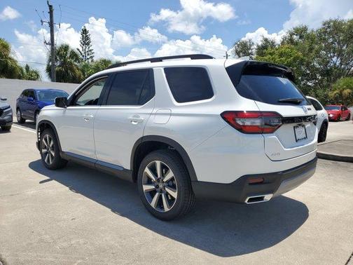 2025 Honda Pilot Touring