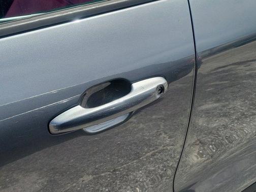 Carbonized Gray Metallic 2022 Ford Escape SE