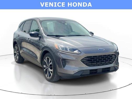 Carbonized Gray Metallic 2022 Ford Escape SE