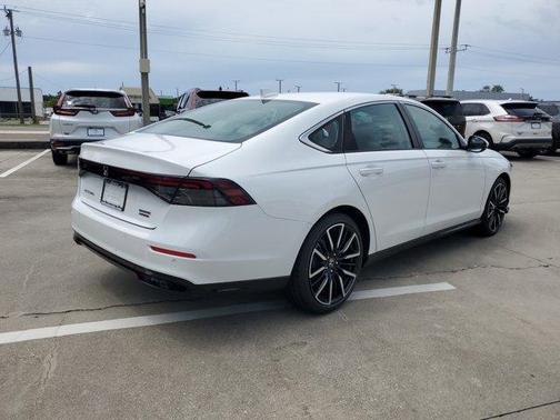 2025 Honda Accord Hybrid Touring