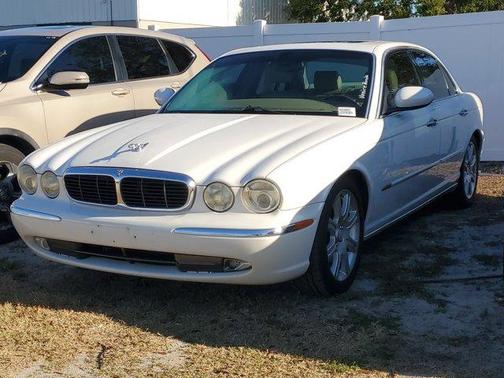 2004 Jaguar XJ8 