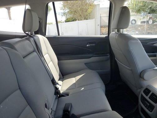 2016 Honda Pilot EX-L w/ Navigation