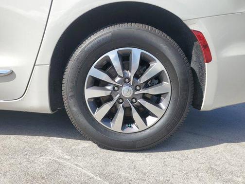2019 Chrysler Pacifica Touring-L Plus