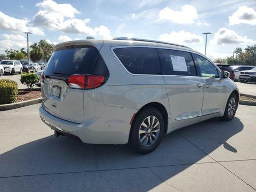 2019 Chrysler Pacifica Touring-L Plus