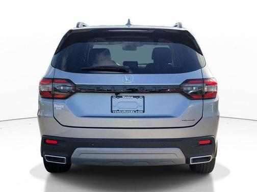 Lunar Silver Metallic 2023 Honda Pilot Touring