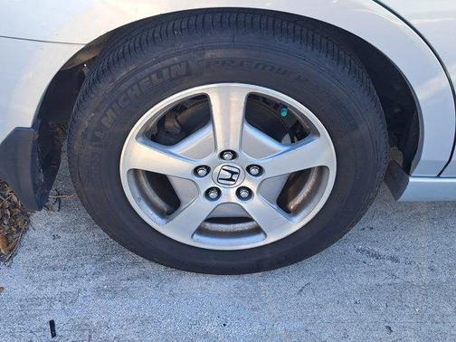 2005 Honda Accord Hybrid IMA w/Navigation System (A5)