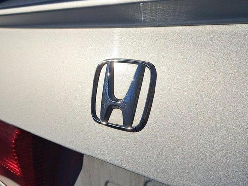 2005 Honda Accord Hybrid IMA w/Navigation System (A5)