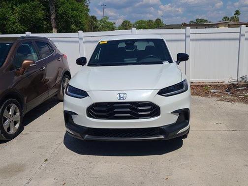 White 2023 Honda HR-V Sport