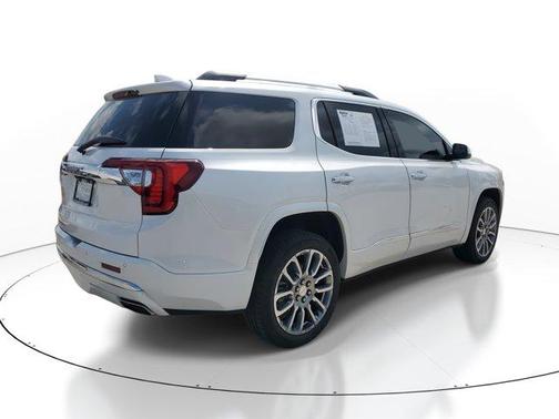 2022 GMC Acadia Denali