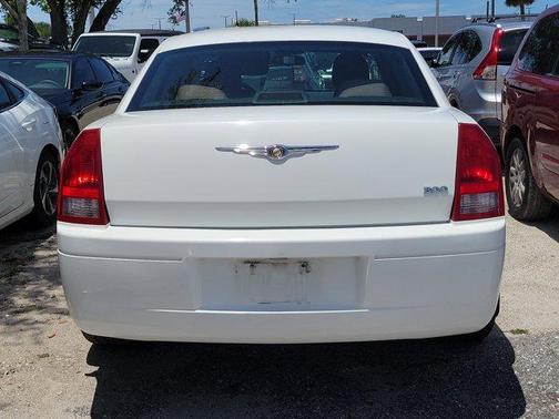 White 2007 Chrysler 300 Base