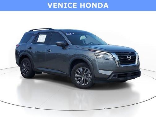 2022 Nissan Pathfinder SV