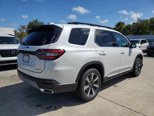 2025 Honda Pilot Touring