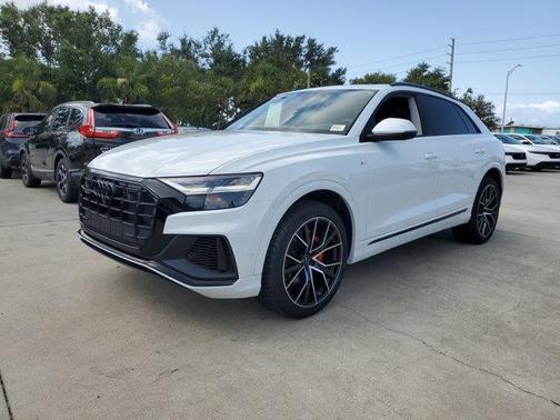 2022 Audi Q8 55 Premium Plus