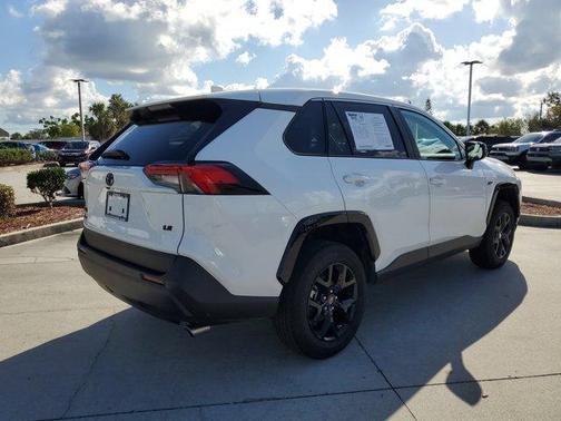2024 Toyota RAV4 LE