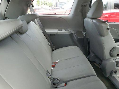 2015 Toyota Sienna L