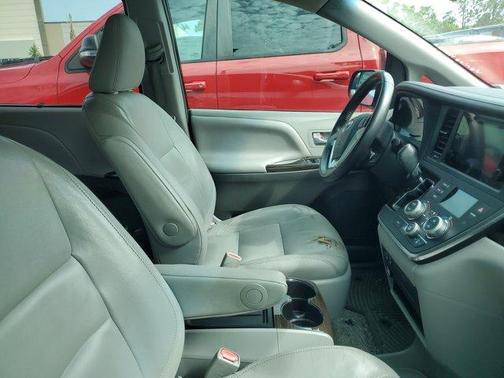 2015 Toyota Sienna L