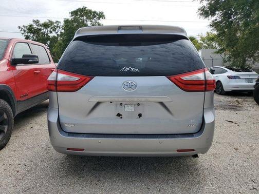 2015 Toyota Sienna L