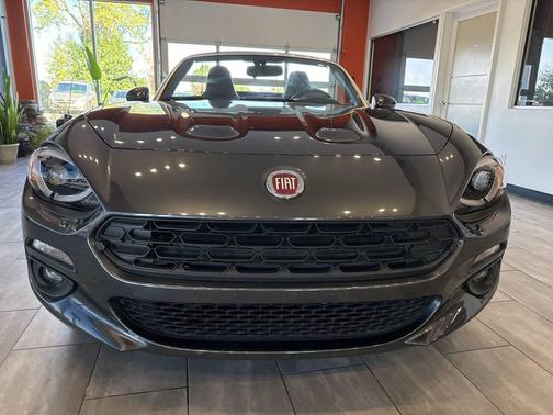 2019 FIAT 124 Spider Base