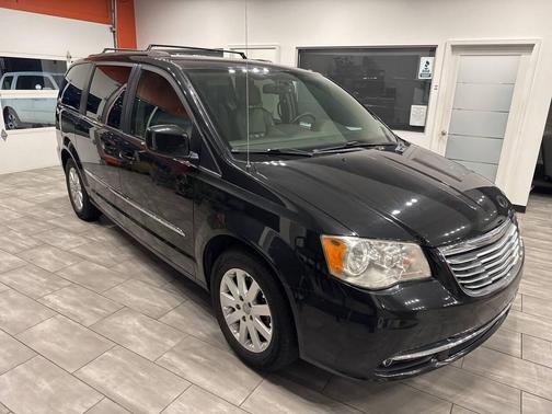 2013 Chrysler Town & Country Touring