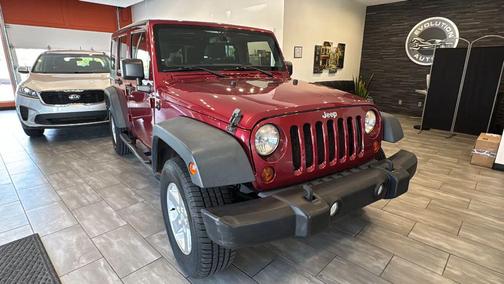 BURGUN 2013 Jeep Wrangler Unlimited Sport