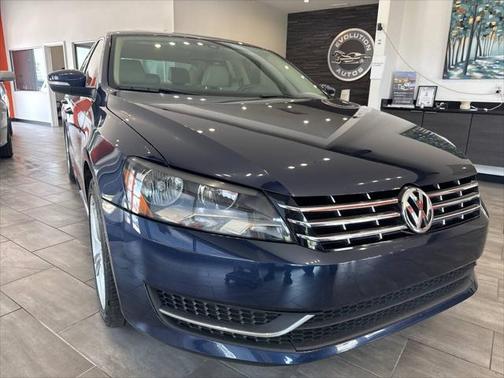 2014 Volkswagen Passat 1.8T Auto SE w/Sunroof & Nav