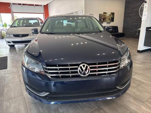2014 Volkswagen Passat 1.8T Auto SE w/Sunroof & Nav