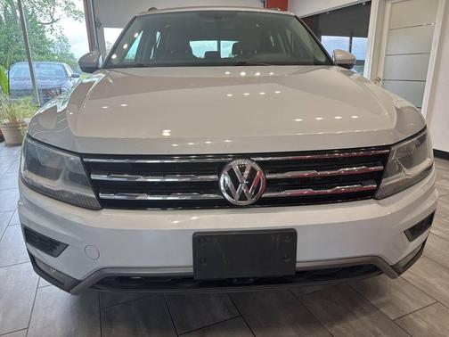 Pure White 2018 Volkswagen Tiguan 2.0T SE