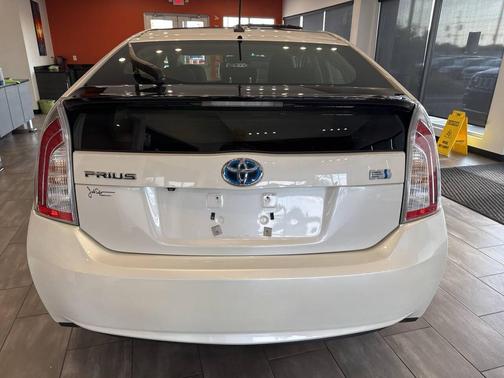 2014 Toyota Prius Three