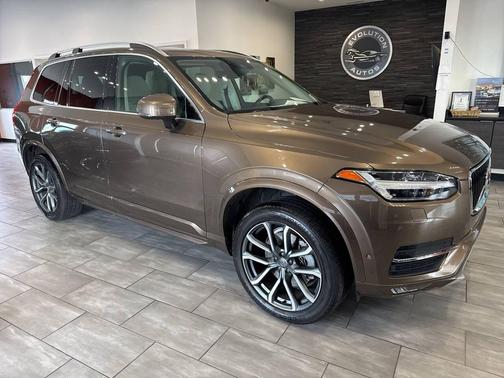 2016 Volvo XC90 T6 Momentum