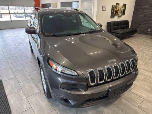 Granite Crystal Metallic Clearcoat 2015 Jeep Cherokee Sport