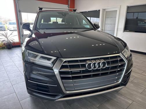 Manhattan Gray Metallic 2019 Audi Q5 2.0T Premium Plus