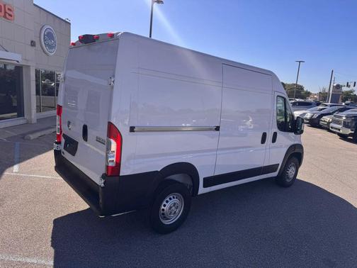 Bright White Clearcoat 2024 RAM ProMaster 2500 Tradesman
