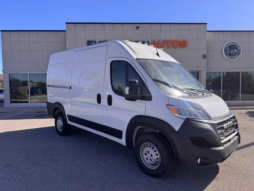 Bright White Clearcoat 2024 RAM ProMaster 2500 Tradesman