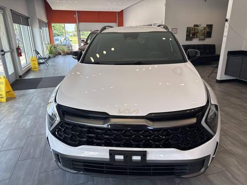 White 2023 Kia Sportage X-Line