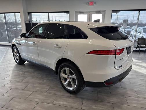 2020 Jaguar F-PACE 25t Premium AWD 4dr SUV