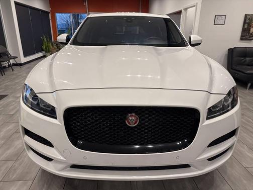 2020 Jaguar F-PACE 25t Premium AWD 4dr SUV