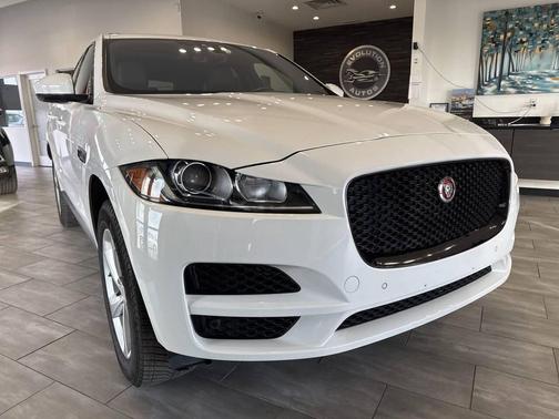 2020 Jaguar F-PACE 25t Premium AWD 4dr SUV