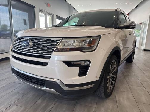 White 2018 Ford Explorer Platinum
