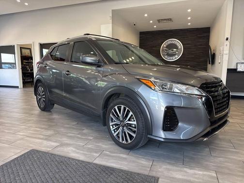 Gray 2021 Nissan Kicks SV