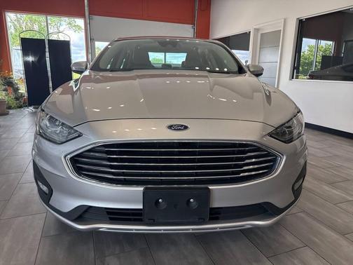 Silver 2019 Ford Fusion SE
