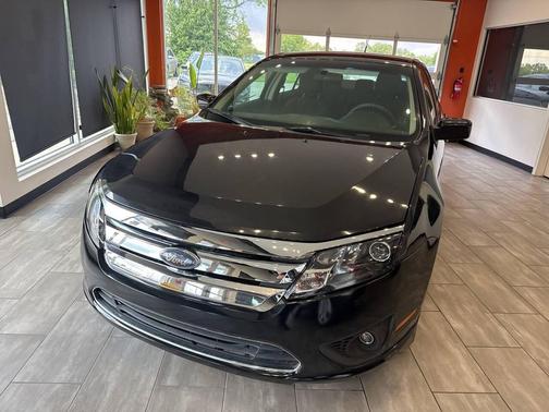Black 2010 Ford Fusion SE