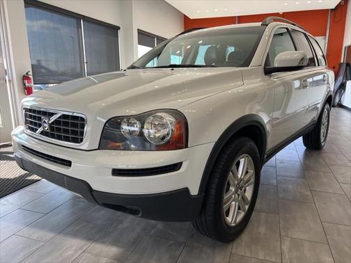 Ice White 2009 Volvo XC90 3.2