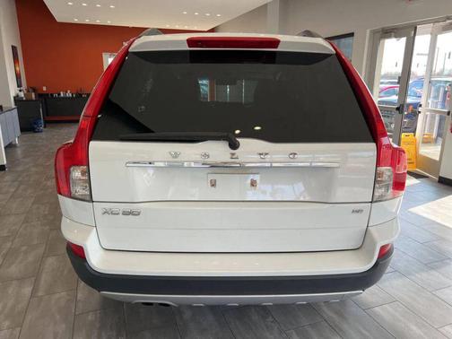 Ice White 2009 Volvo XC90 3.2 R-Design