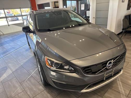 2018 Volvo V60 Cross Country T5 Platinum