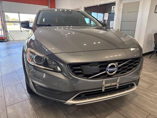 2018 Volvo V60 Cross Country T5 Platinum