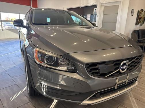 2018 Volvo V60 Cross Country T5 Platinum