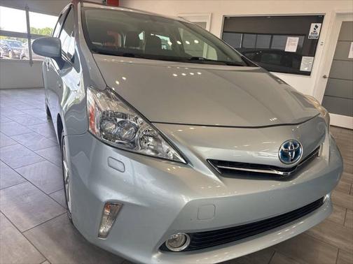 2013 Toyota Prius v Five