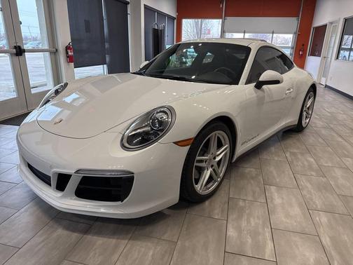 2019 Porsche 911 Carrera