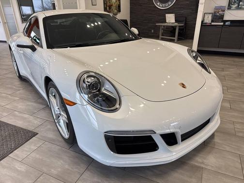 2019 Porsche 911 Carrera