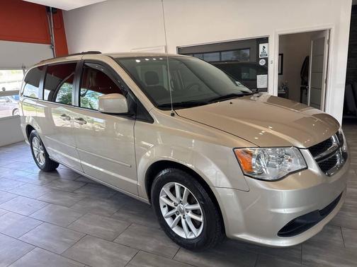 Beige 2016 Dodge Grand Caravan SXT